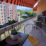Le Balcon De La Basse Centre De *